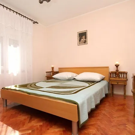 Apartment By The Sea Pag - 529